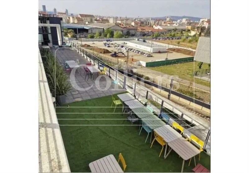 Bureau dans Villeurbanne à louer Photo de l’immeuble– Image 1 sur 13