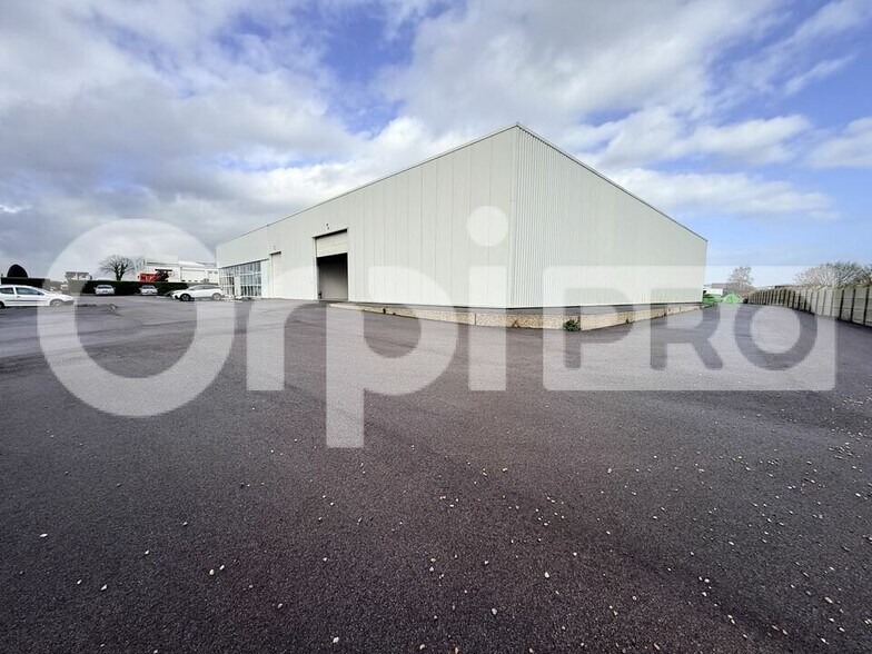 Local d'activités dans Saint-Romain-de-Colbosc à vendre - Photo de l’immeuble – Image 2 sur 16
