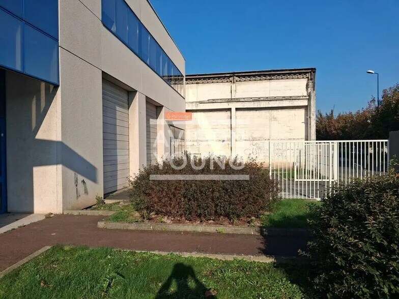 Local d’activités dans Gennevilliers à louer - Photo de l’immeuble – Image 3 sur 3