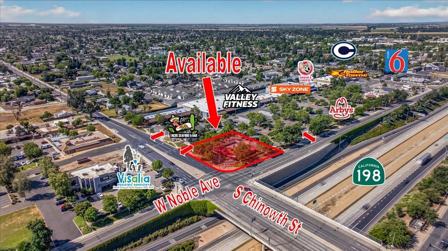 501 S Chinowth St, Visalia, CA à vendre Photo principale– Image 1 sur 13