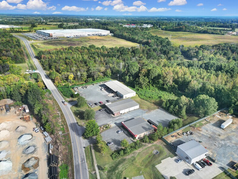 908 N Sutherland Ave, Monroe, NC à vendre - Photo de l’immeuble – Image 3 sur 12