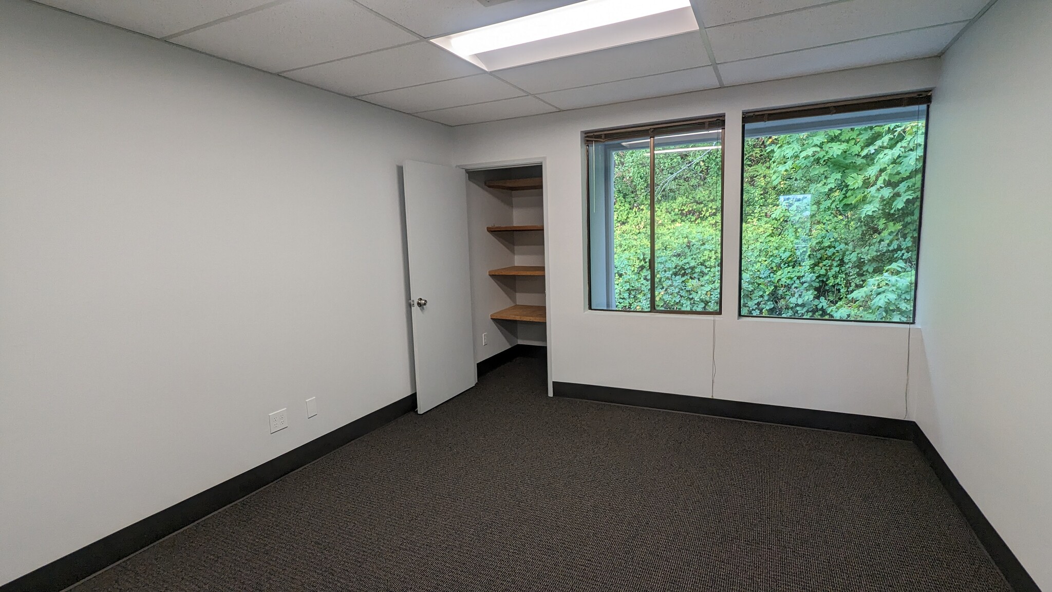 901 Rainier Ave N, Renton, WA à louer Photo intérieure– Image 1 sur 5