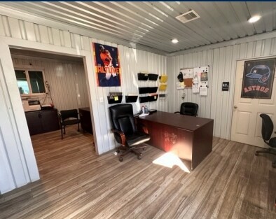 9236 Kingsville St, Houston, TX à louer - Photo intérieure – Image 2 sur 19