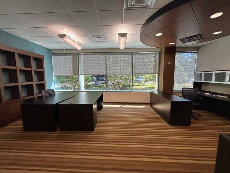 4705 S Apopka Vineland Rd, Orlando, FL à louer - Photo intérieure – Image 2 sur 11