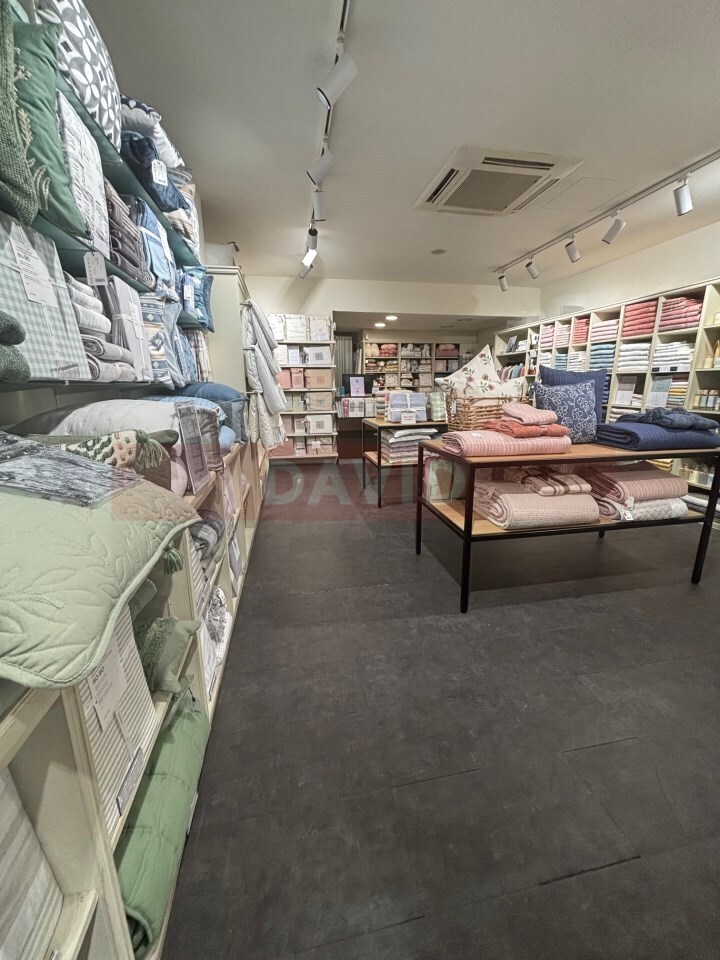 Local commercial dans Barcelone, Barcelona à louer Photo intérieure– Image 1 sur 3