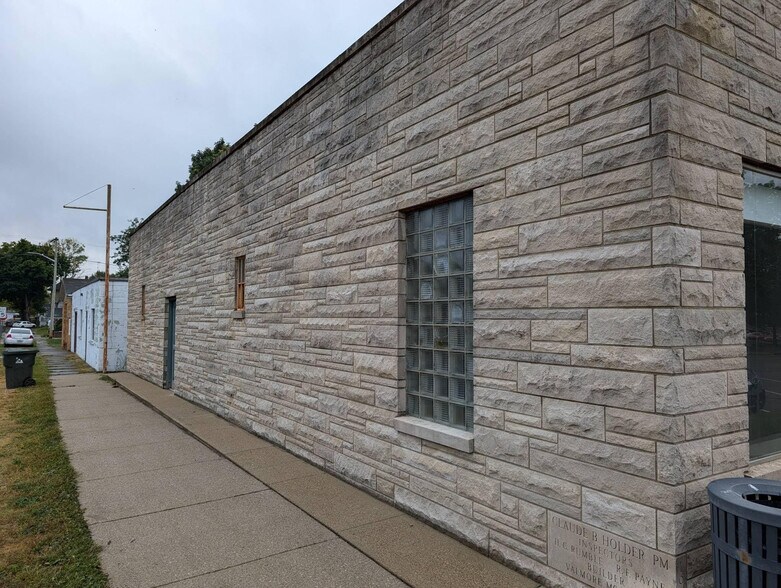343 Washington St, Hope, IN à vendre - Photo de l’immeuble – Image 2 sur 5