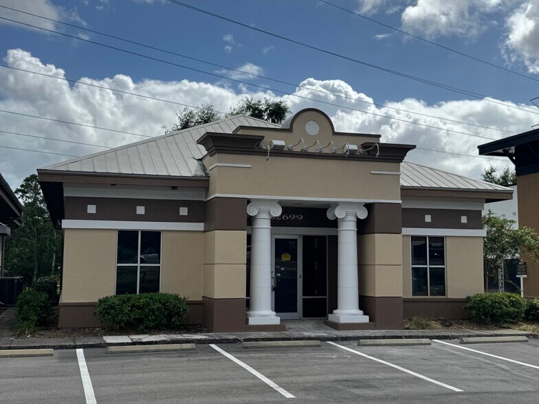32699 US Highway 19 N, Palm Harbor, FL à louer - Photo de l’immeuble – Image 2 sur 17