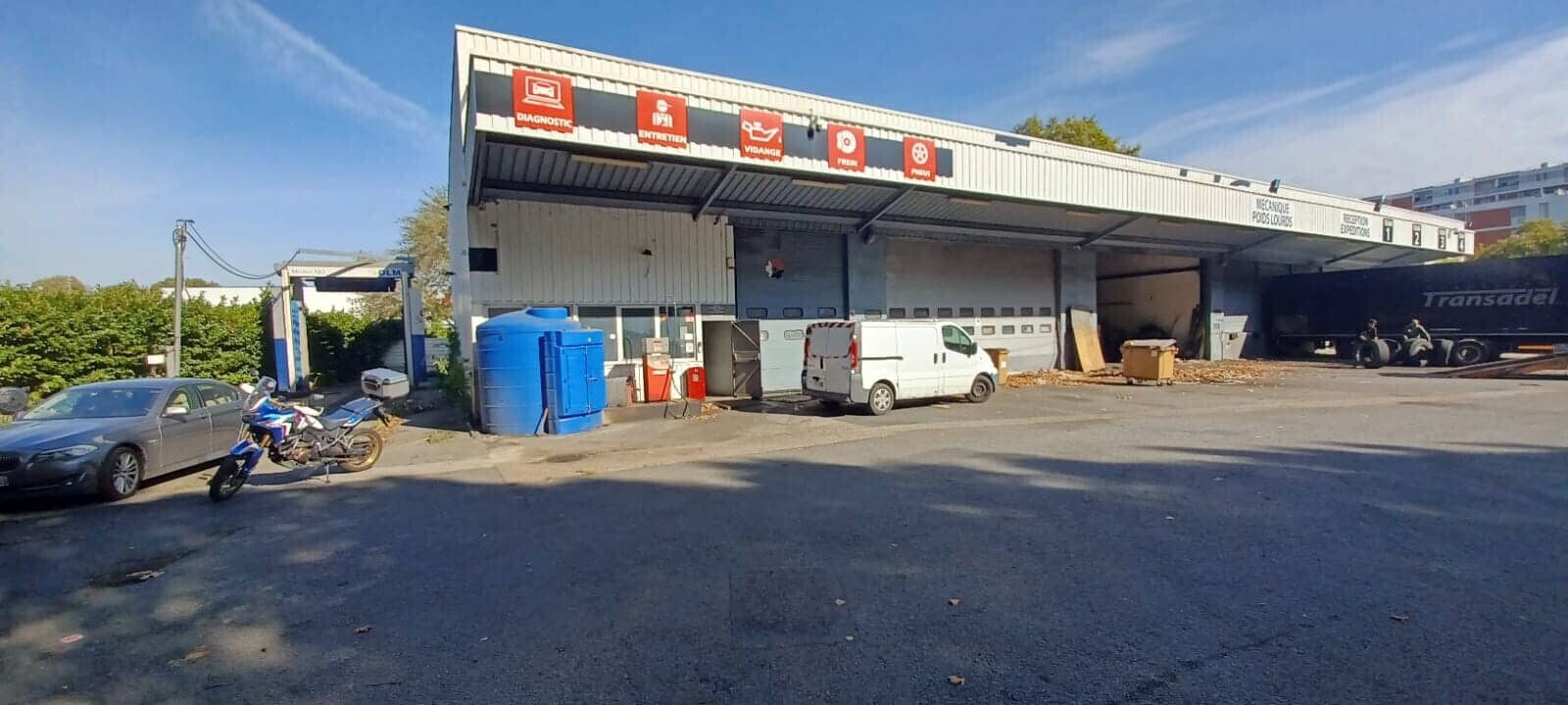 Local d’activités dans Villeneuve La Garenne à louer Photo de l’immeuble– Image 1 sur 7