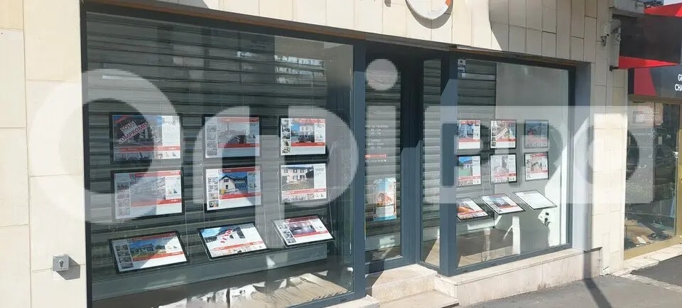 Local commercial dans Creil à louer - Photo de l’immeuble – Image 1 sur 9
