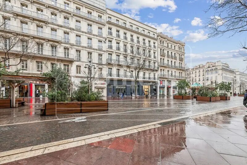 16 Voie La Canebiere, Marseille à louer Photo de l’immeuble– Image 1 sur 15