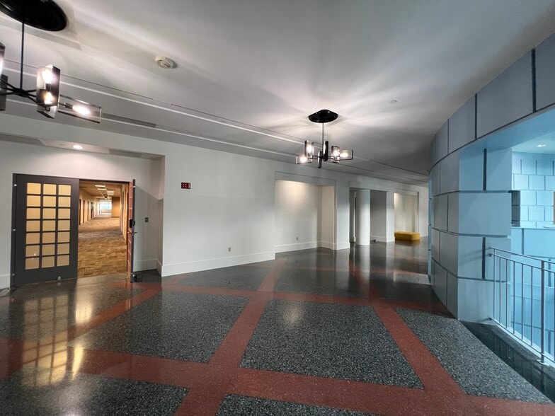 10330 N Meridian St, Indianapolis, IN à louer - Photo intérieure – Image 2 sur 14