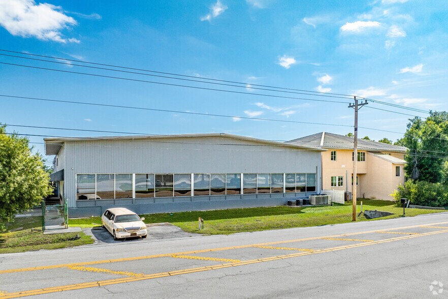 4940 Bayline Dr, North Fort Myers, FL à louer - Photo principale – Image 1 sur 67