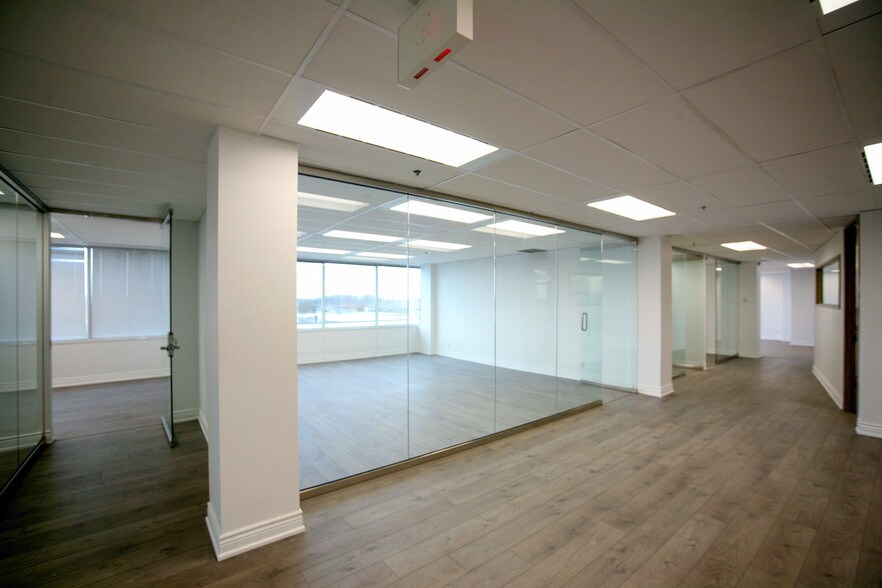 970 Lawrence Ave W, Toronto, ON à louer - Photo intérieure – Image 1 sur 2