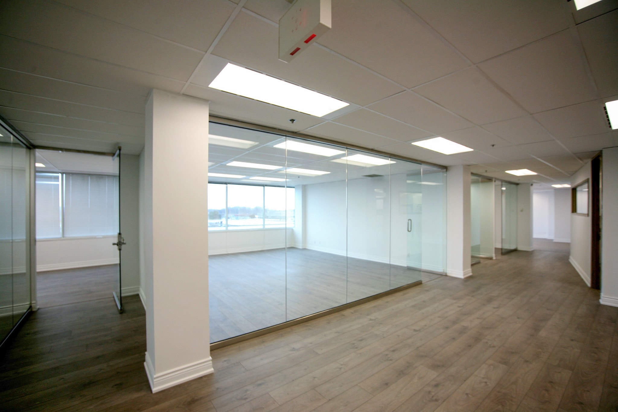 970 Lawrence Ave W, Toronto, ON à louer Photo intérieure– Image 1 sur 3
