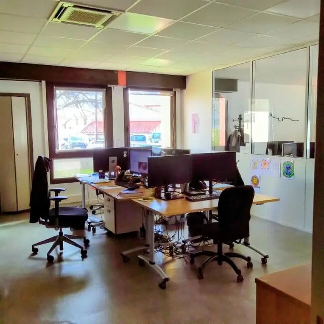 Plus de détails pour Bureau à vendre