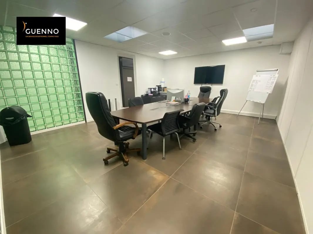 Bureau dans Vern-sur-Seiche à louer Photo intérieure– Image 1 sur 4