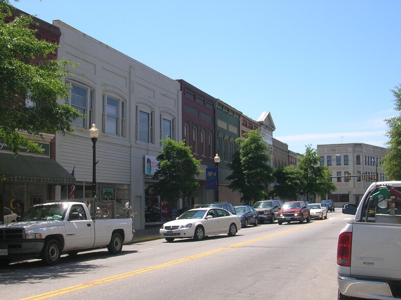 121-149 W Washington St, Suffolk, VA à louer - Photo de l’immeuble – Image 3 sur 3