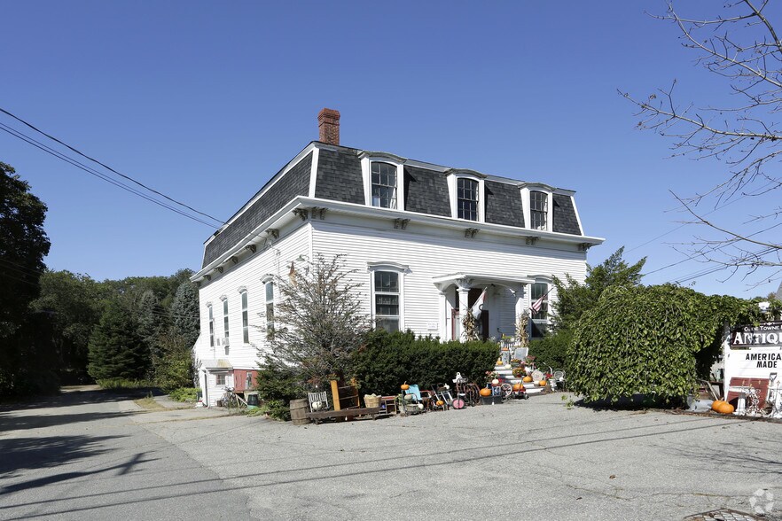 151 Portsmouth Ave, Stratham, NH à vendre - Photo principale – Image 1 sur 6