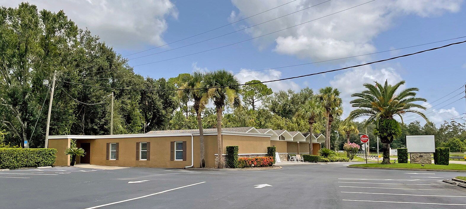 500 E Airport Blvd, Sanford, FL à louer Photo principale– Image 1 sur 4