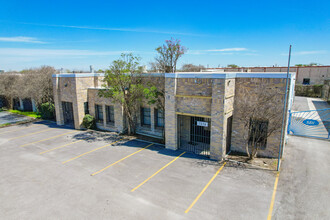 7316 NE Loop 410, San Antonio, TX à louer Photo de l’immeuble– Image 2 sur 12