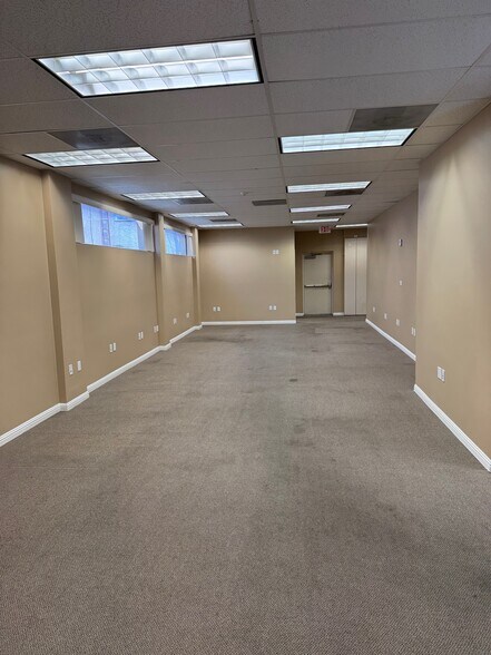 5500-5536 Reseda Blvd, Tarzana, CA à louer - Photo intérieure – Image 3 sur 12