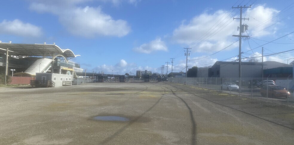 150 Serra Ave, Millbrae, CA à louer - Photo de l’immeuble – Image 1 sur 3