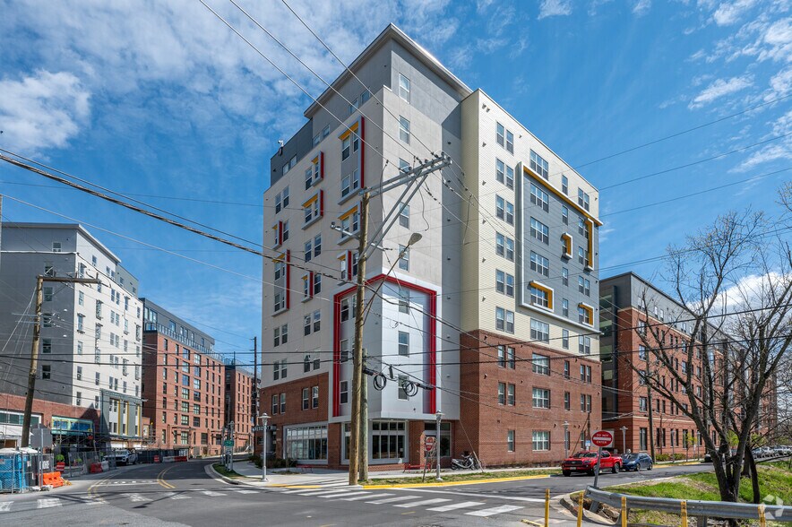 4205-4206 Knox Rd, College Park, MD à louer - Photo principale – Image 1 sur 5