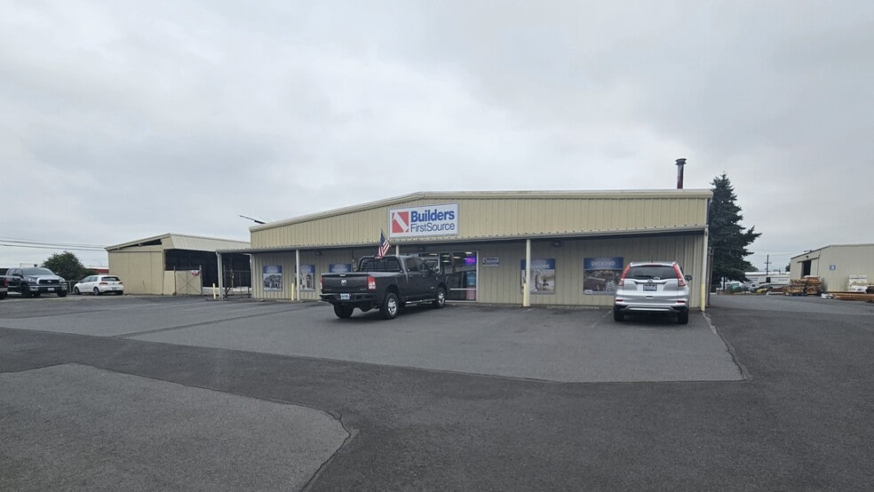 642 Commerce Ave, Longview, WA à louer - Photo principale – Image 1 sur 18