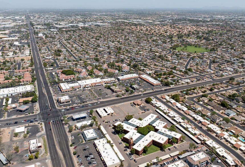 2035 S Alma School Rd, Mesa, AZ à louer - Photo de l’immeuble – Image 3 sur 10