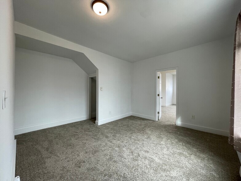 3018 E Olympic Ave, Spokane, WA à vendre - Photo de l’immeuble – Image 3 sur 7