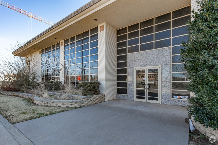 1324 N Broadway Dr, Oklahoma City, OK à vendre - Photo de l’immeuble – Image 3 sur 5