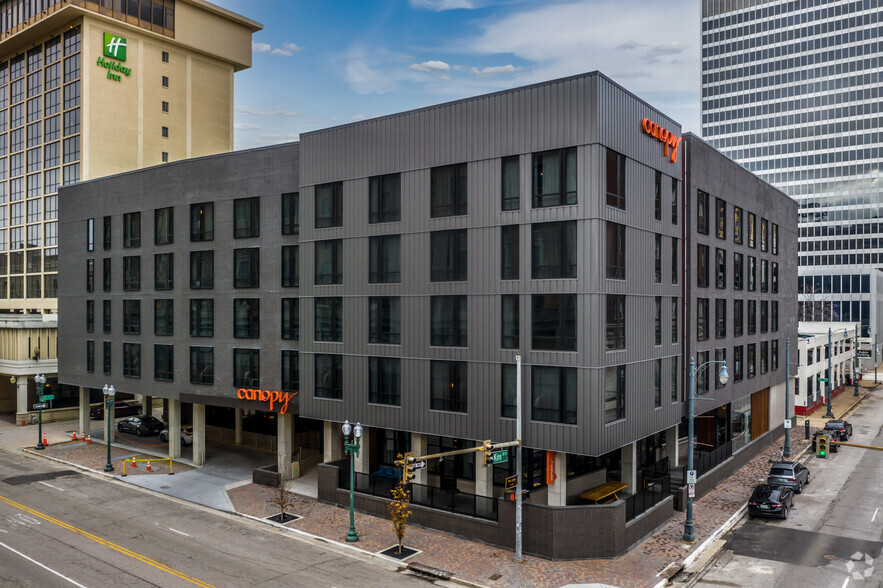 164 Union Ave, Memphis, TN à louer - Photo principale – Image 1 sur 9