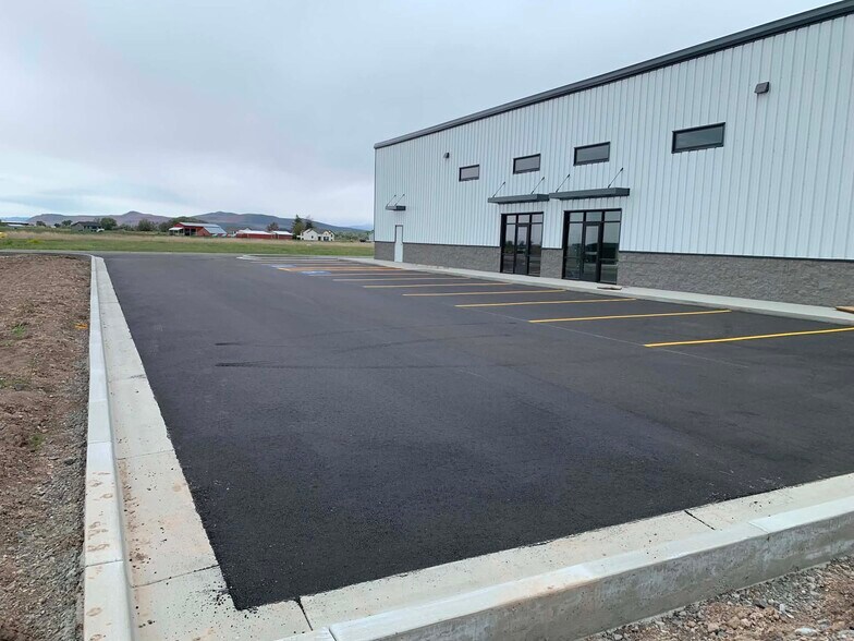 9471 N 5400 W, Elwood, UT à vendre - Photo de l’immeuble – Image 3 sur 10