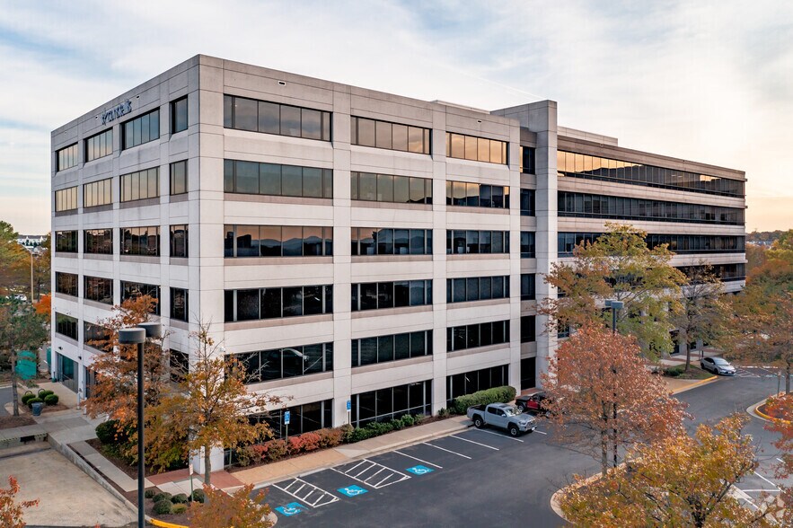 13530 Dulles Technology Dr, Herndon, VA à louer - Photo de l’immeuble – Image 2 sur 5