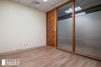 225 W Hickory St, Denton, TX à louer Photo intérieure– Image 1 sur 3
