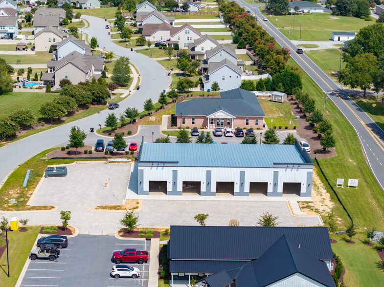 982 Adams Point Dr, Garner, NC à louer - Photo de l’immeuble – Image 3 sur 26