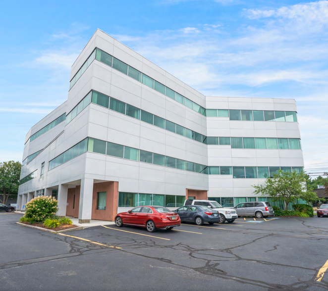 547 Amherst St, Nashua, NH à louer - Photo de l’immeuble – Image 1 sur 1
