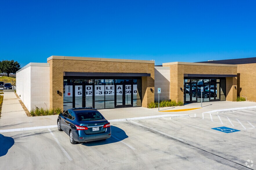 2430 S Interstate 35, San Marcos, TX à louer - Photo de l’immeuble – Image 3 sur 5