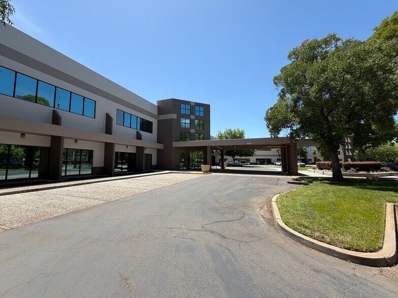 9800 Goethe Rd, Sacramento, CA à louer - Photo de l’immeuble – Image 2 sur 3