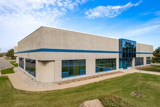 Plus de détails pour 4575 Boul Poirier, Montréal, QC - Industriel/Logistique à louer