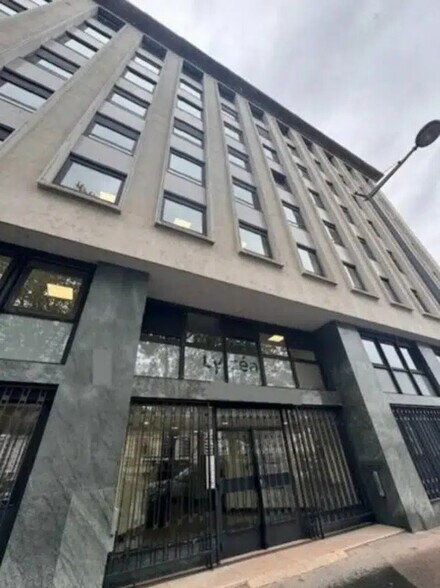 Bureau dans Lyon à louer - Photo de l’immeuble – Image 1 sur 11