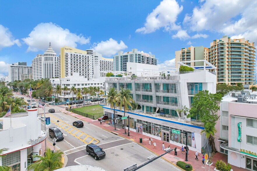 1437 Collins Ave, Miami Beach, FL à louer - Photo de l’immeuble – Image 3 sur 6