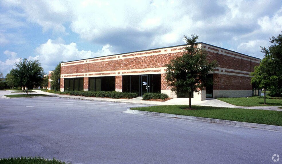 330 Corporate Way, Orange Park, FL à louer - Photo de l’immeuble – Image 2 sur 4