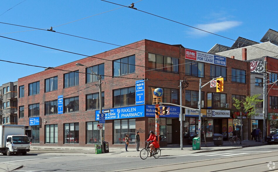 349 College St, Toronto, ON à louer - Photo de l’immeuble – Image 3 sur 6