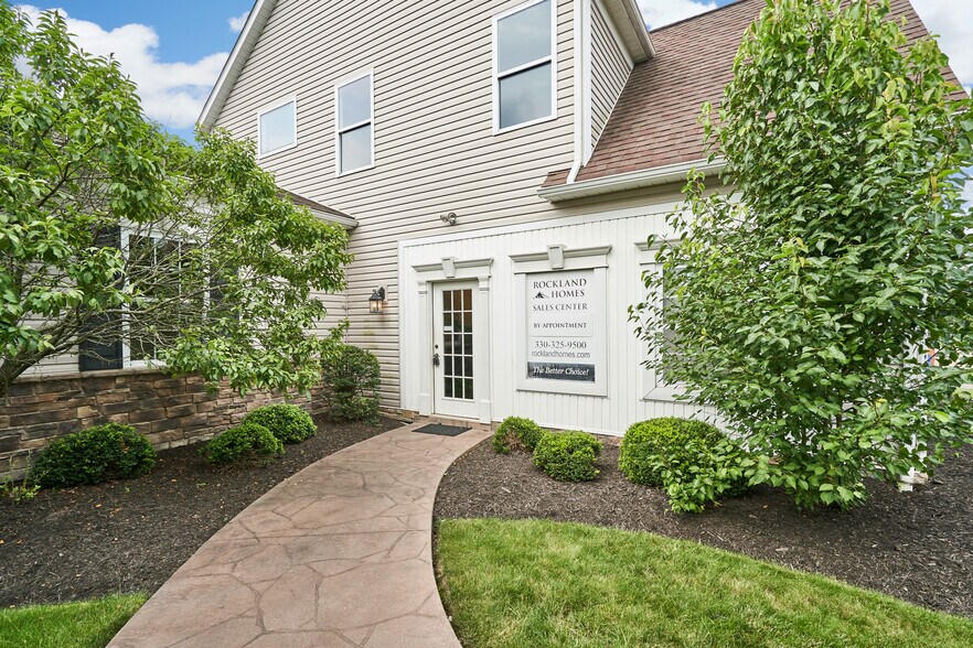 4250 Lynn Rd, Ravenna, OH à vendre - Photo de l’immeuble – Image 2 sur 25