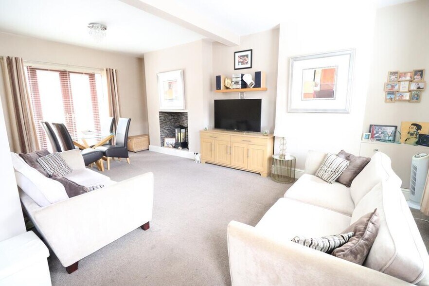 215 North Rd, Manchester à vendre - Photo de l’immeuble – Image 3 sur 28