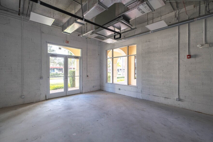 801 Park Ave, Lake Park, FL à louer - Photo intérieure – Image 3 sur 19