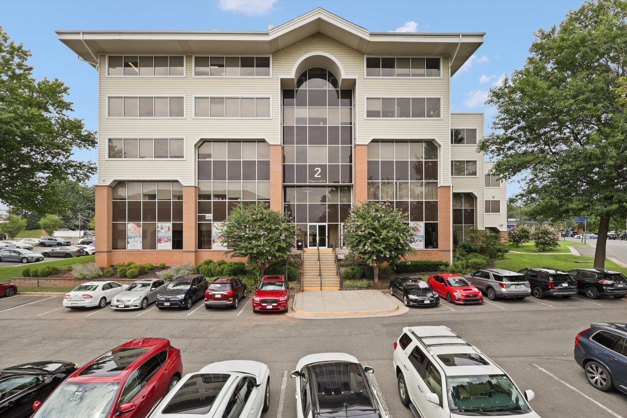 2 Pidgeon Hill Dr, Sterling, VA à louer Photo intérieure– Image 1 sur 5