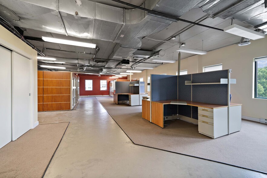 5900-5950 Ch De La Côte-Des-Neiges, Montréal, QC à louer - Photo intérieure – Image 3 sur 21