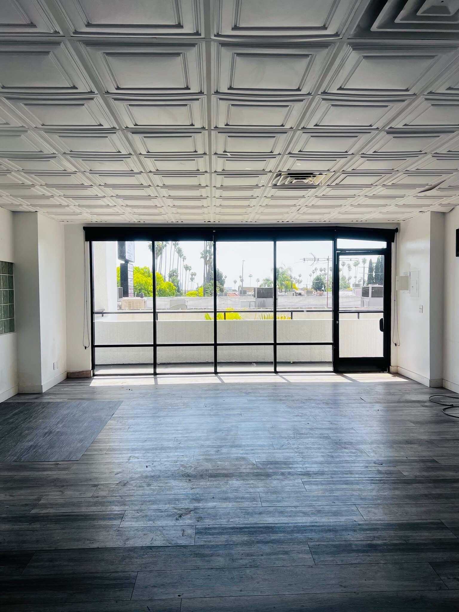 1711 Winona Blvd, Los Angeles, CA à louer Photo intérieure– Image 1 sur 23